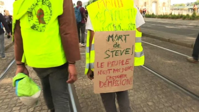 Francia, a Nantes tornano i gilet gialli: scontri e 18 arresti