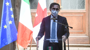 Gli italiani non hanno bisogno della cura del bastone e della carota