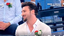 Valentina rompe l'idillio tra Gemma e Sirius. Come si litigano il baby corteggiatore