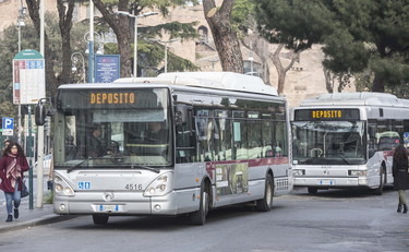 Ci mancava lo sciopero. Stop trasporti a Roma: a rischio metro, bus e Cotral
