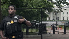 Finalmente Trump ha fatto il muro. Alla Casa Bianca