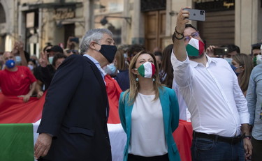 Da sinistra Tajani, Meloni e Salvini