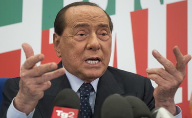 Berlusconi c'ha preso gusto: Esercito la leadership di Forza Italia da remoto, lavoro 12 ore al giorno