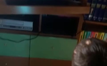 Il bambino implora Conte davanti alla tv: 