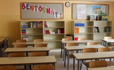 A settembre si torna a scuola con visiere e plexiglass (se serve)