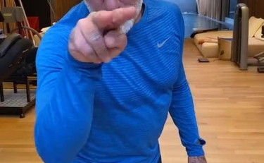 Piscine e crioterapia. Gianluca Vacchi apre le porte della sua casetta