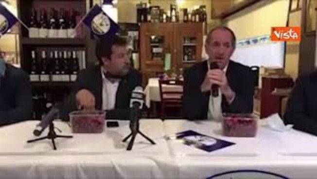 Zaia parla di un'inchiesta sui bambini, Salvini mangia ciliegie, critiche sui social