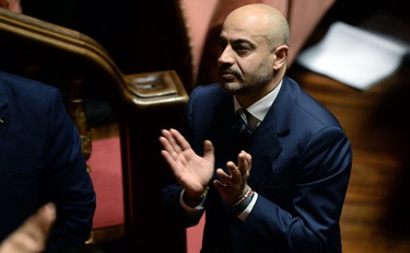 Paragone rompe gli indugi: Fondo un partito, porterò l'Italia fuori dall'euro