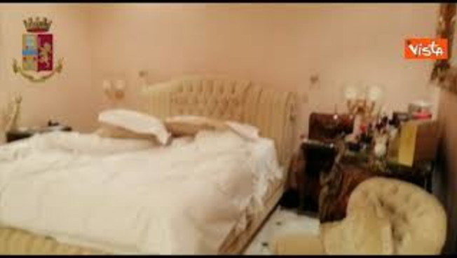 Blitz Casamonica, lusso dentro la villa blindata: argenti, piscina e stoviglie in oro zecchino