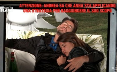 Dal bluff al benservito. Anna e Andrea ai ferri cortissimi