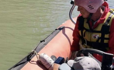 Elicottero precipita nel Tevere. Ancora in corso le ricerche