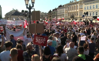 Polonia al bivio, alle presidenziali è sfida Duda-Trzaskowski