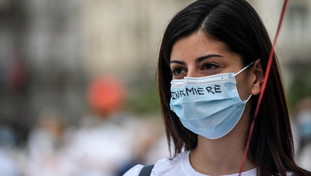 Mascherine donate alla Cina. Così l'Italia è rimasta senza