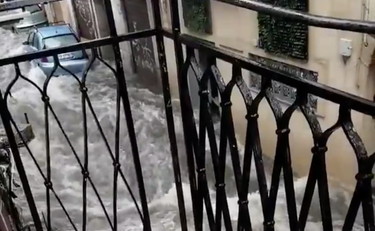 Paura a Palermo, la strada diventa un fiume che travolge tutto