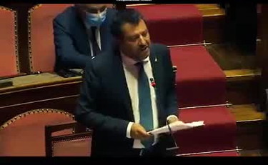 Importiamo positivi dall'Africa. Salvini inchioda il governo: possiamo fermarli?