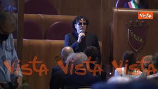 Renato Zero ricorda Morricone: “Ennio dovunque sei, ti amerò sempre”