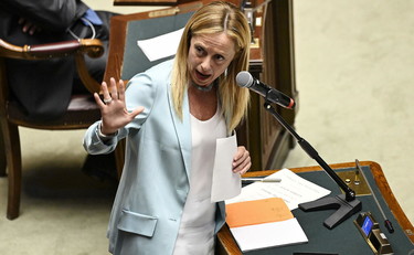 Il clamoroso autogol di Gentiloni. E la Meloni smaschera Conte: quale vittoria