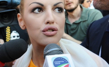 Francesca Pascale e l'accordo milionario con Silvio Berlusconi: non posso tornare alla vita di prima