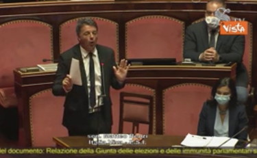 Renzi e le chat dei magistrati su Salvini, che giravolta in Senato