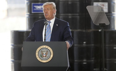 Trump sotto attacco. Mazzata di Bill Gates sul Covid e nuovo libro bomba