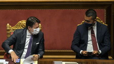 Caos migranti, teatrino Pd-M5s. E Salvini inchioda Conte: è ricominciata la pacchia