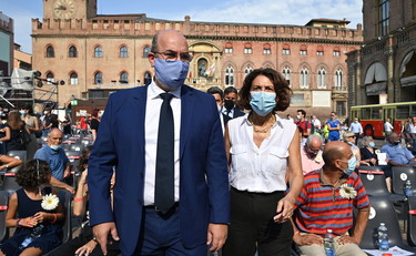 Dimaiani contro tutti: polveriera 5Stelle. E Crimi finisce sotto processo