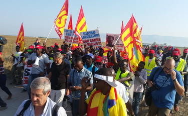 Documenti falsi e retrodatati. La sanatoria dei migranti è una truffa