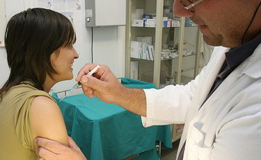 INFLUENZA A: FIRMATA ORDINANZA, VACCINO PER 40% ITALIANI. VACCINO A REGIONI DA 15 OTTOBRE A 15 NOVEMBRE. PRECEDENZA A PERSONALE SANITARIO CON FORZE PUBBLICA SICUREZZA, SERVIZI ESSENZIALI, DONATORI SANGUE