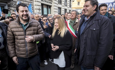 Da Toti a Meloni, parte il processo a Salvini. E lui risponde punto su punto