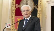 Mattarella difende l'orgoglio italiano: Boris Johnson? In Italia amiamo la libertà e la serietà