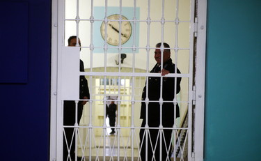 Poliziotti aggrediti in carcere. Emergenza in Sardegna