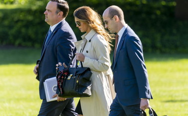 Chi è Hope Hicks, l'ex modella (positiva al Covid) che inguaia Donald Trump