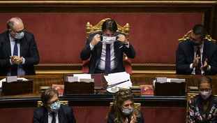 Stato d'emergenza, cosa c'è dietro lo strappo di Conte. Grandi manovre in Senato, Di Battista crea il panico
