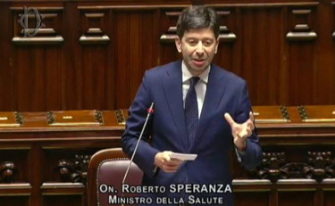 Coronavirus, Speranza: Italia sta meglio di altri ma non è fuori