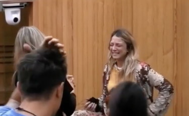 Proposta di matrimonio a sorpresa al GfVip. Il blitz fuori dalla Casa