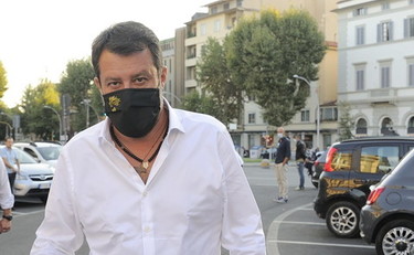 Lega, Salvini “Apriamoci alla società, serve rivoluzione liberale”