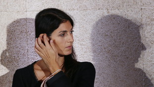 Nuovi testimoni, slitta la sentenza su Virginia Raggi per il caso Marra