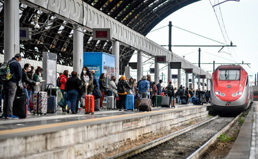 Niente treni dopo il 12 dicembre. Sul Natale l'ombra del lockdown