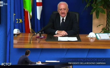 Covid-19, De Luca: i protagonisti delle proteste sono pezzi di...