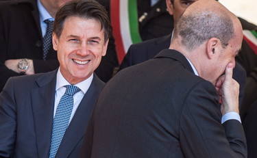 Zingaretti lo striglia ma Conte fa il furbetto