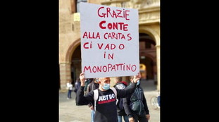 Gli italiani superflui annientano Conte. Il cartello postato da Salvini è da applausi