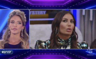 Gregoraci contro Guenda Goria e Antonella Elia. Che rissa al GfVip!