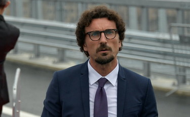 Toninelli alla riscossa. Il tweet contro Salvini è un autogol, asfaltato così