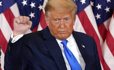 Cambiamenti sospetti nella notte. Trump accusa i Dem