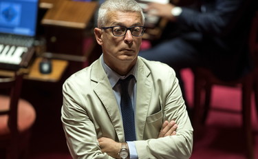 Nessuna giustificazione. Morra se ne deve andare