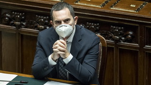 Spadafora scopre la burocrazia: Mi vergogno dell'Italia