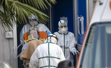 Morti per Covid, nessuno fa peggio dell'Italia