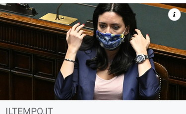 Condivide un nostro articolo critico con la Azzolina, preside finisce sotto inchiesta