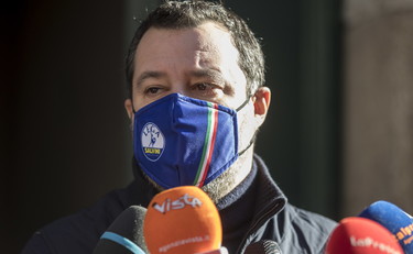 Anche Salvini col preside censurato da Lucia Azzolina