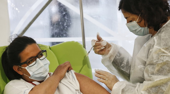 Per ora non lo escludono. Ecco come ci preparano il vaccino obbligatorio